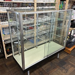 ガラスショーケース20000円